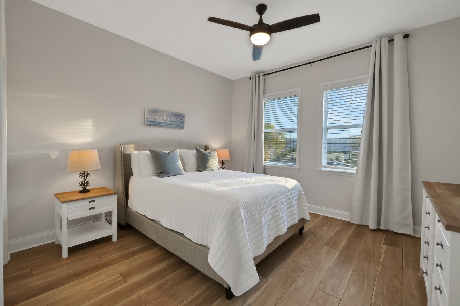LIVE SECONDS FROM THE BEACH IN THIS LUXURIOUS TOWNHOUSE property image