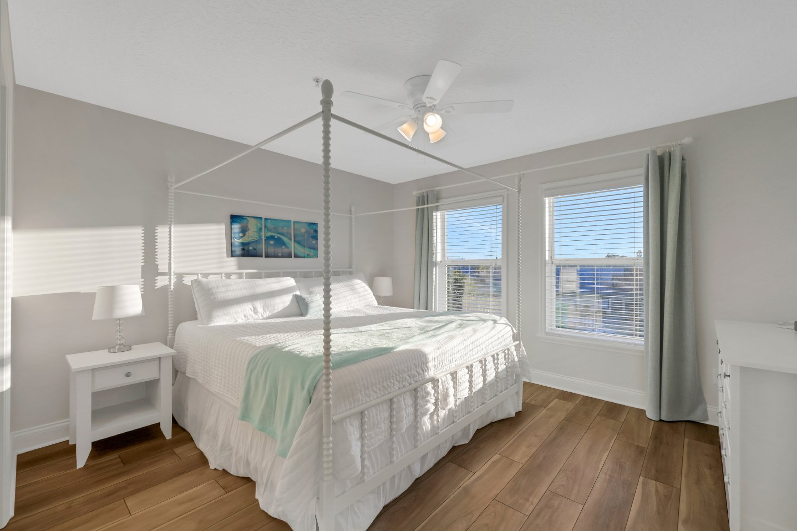 LIVE SECONDS FROM THE BEACH IN THIS LUXURIOUS TOWNHOUSE property image