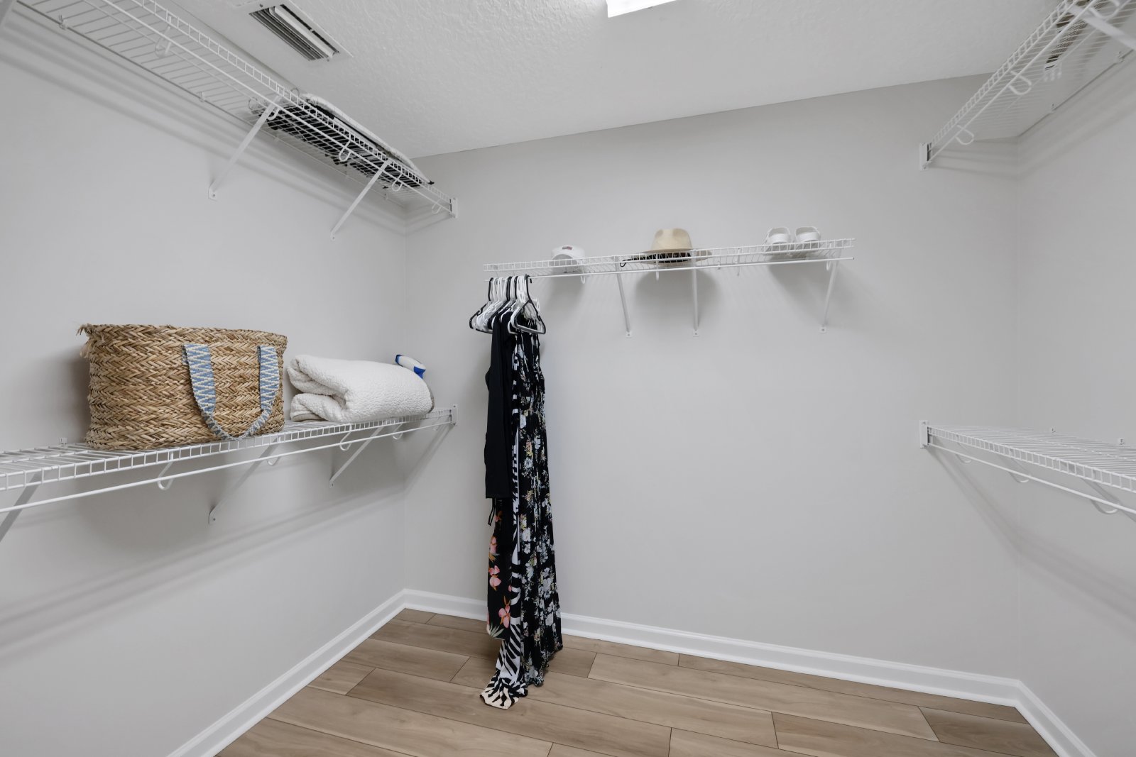 LIVE SECONDS FROM THE BEACH IN THIS LUXURIOUS TOWNHOUSE property image