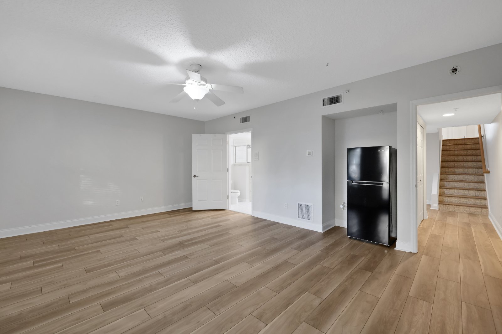 LIVE SECONDS FROM THE BEACH IN THIS LUXURIOUS TOWNHOUSE property image