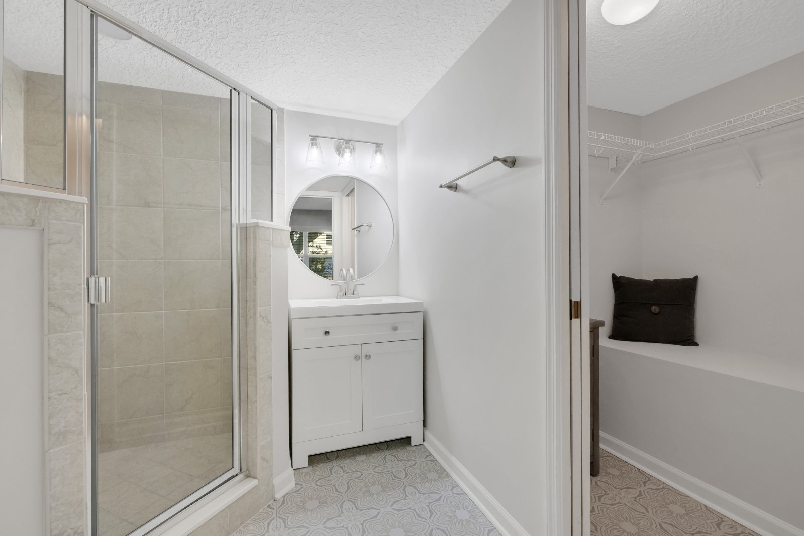 LIVE SECONDS FROM THE BEACH IN THIS LUXURIOUS TOWNHOUSE property image