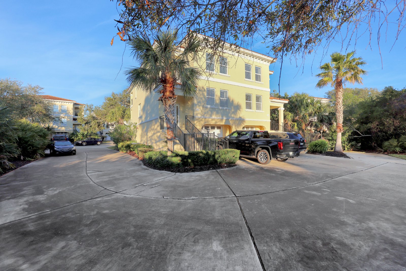 LIVE SECONDS FROM THE BEACH IN THIS LUXURIOUS TOWNHOUSE property image