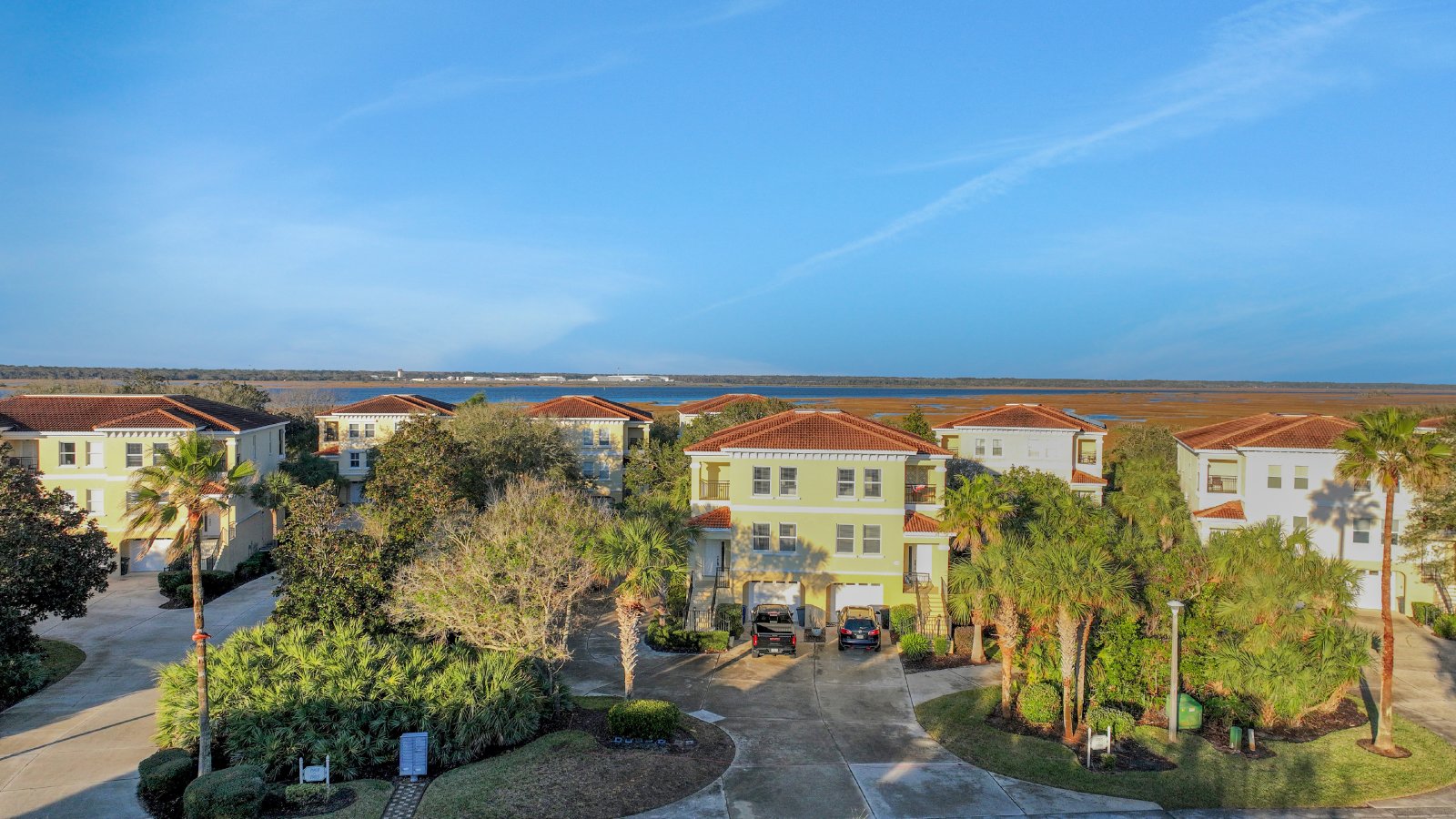 LIVE SECONDS FROM THE BEACH IN THIS LUXURIOUS TOWNHOUSE property image