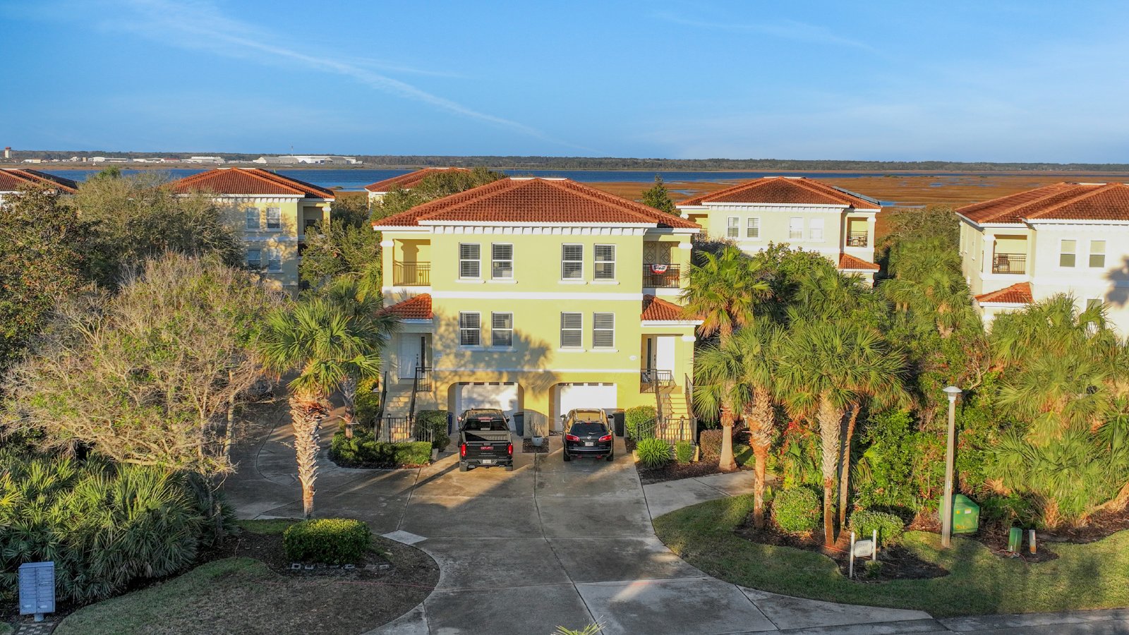 LIVE SECONDS FROM THE BEACH IN THIS LUXURIOUS TOWNHOUSE property image