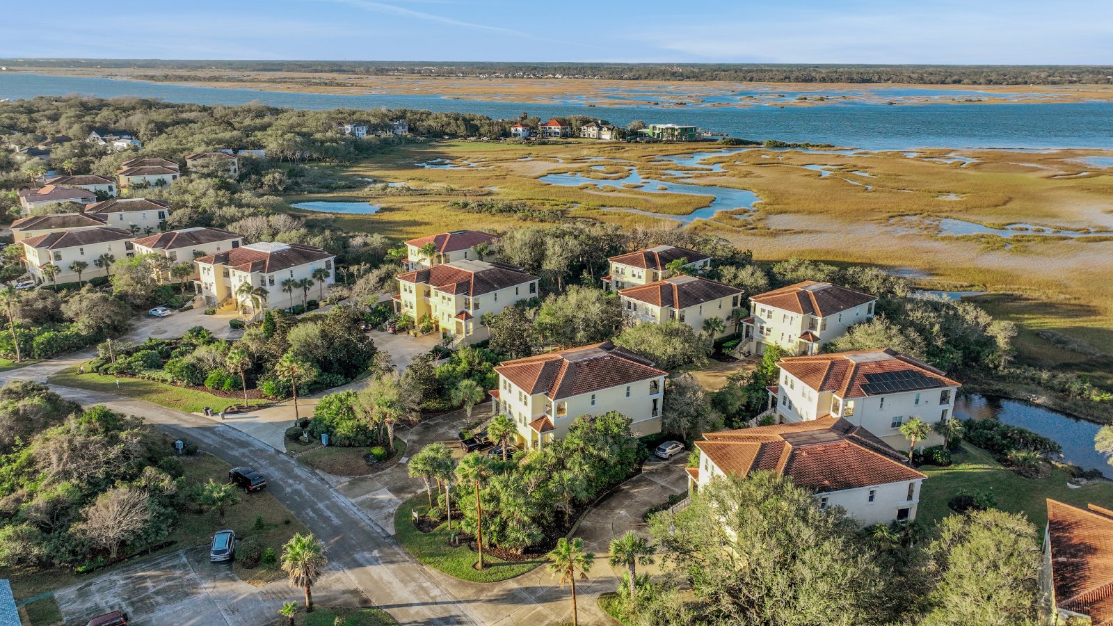 LIVE SECONDS FROM THE BEACH IN THIS LUXURIOUS TOWNHOUSE property image